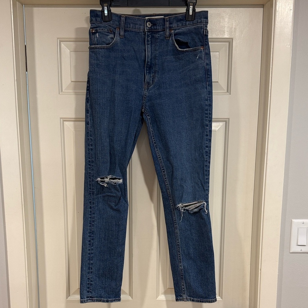 Abercrombie & Fitch Dark Wash Distressed The Skinny High Rise Jeans - Picture 3 of 6